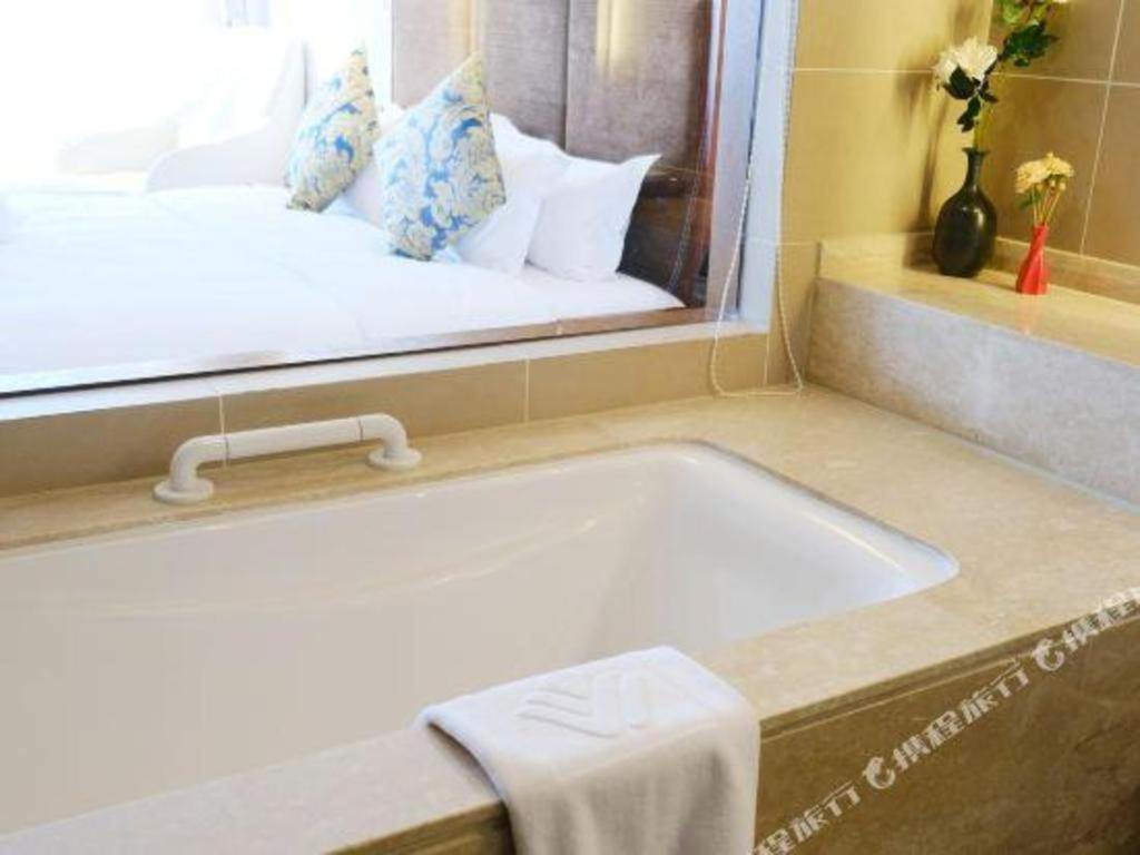 Wyndham Garden Hotel Lingshui  Exterior foto